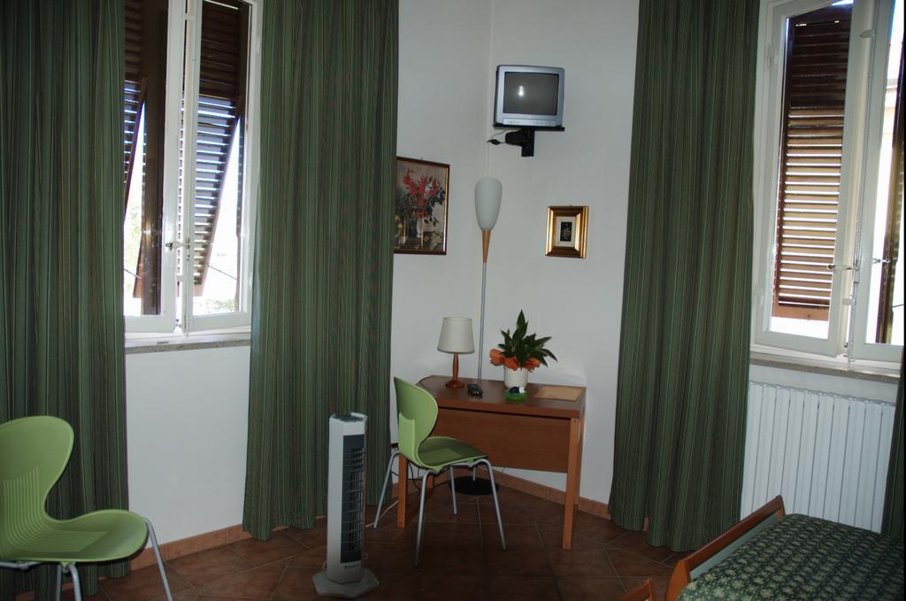 Affittacamere Villa Delia Лукка Номер фото