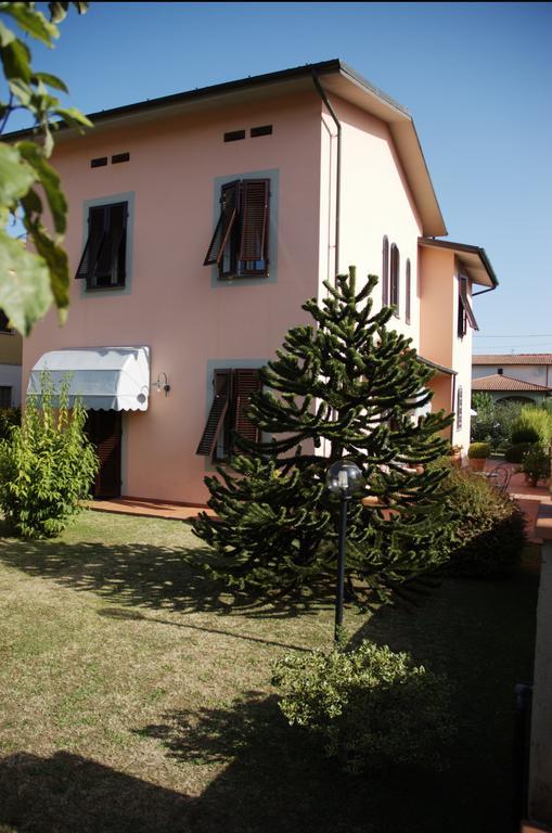 Affittacamere Villa Delia Лукка Екстер'єр фото